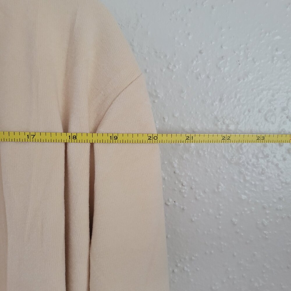 Hwokefeiyu Women's Carigan - Picture 5 of 6